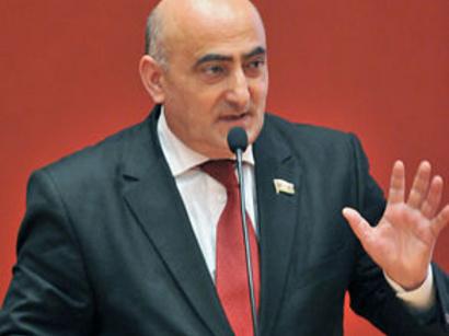 Millət vəkilindən polislərlə bağlı təklif